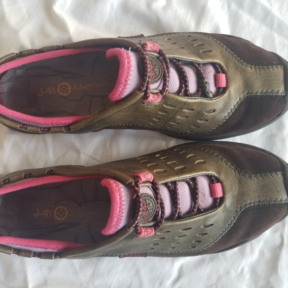 J-41 “Adventure On” shoes. 6M